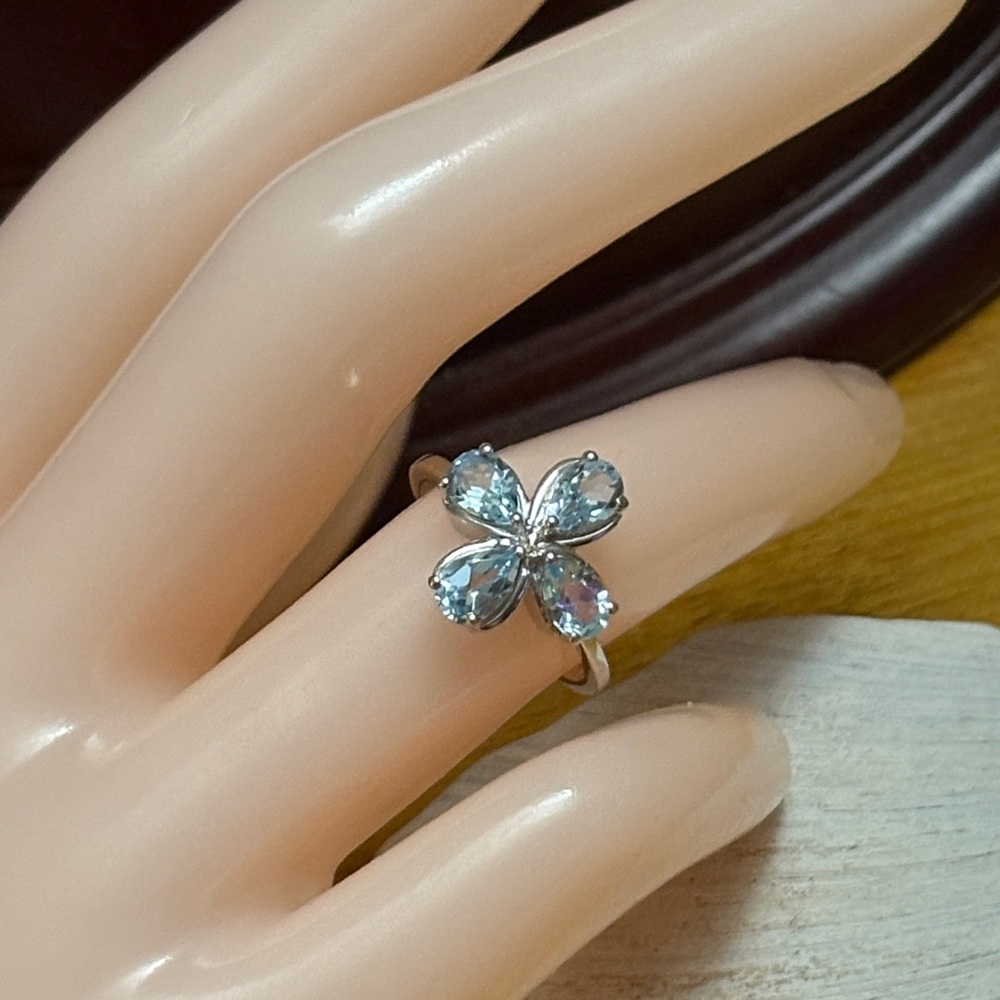 Natural 3.20 carat Genuine Swiss Blue Topaz Pear Cut 4-leaf clover ring Size 6 - Picture 5 of 15
